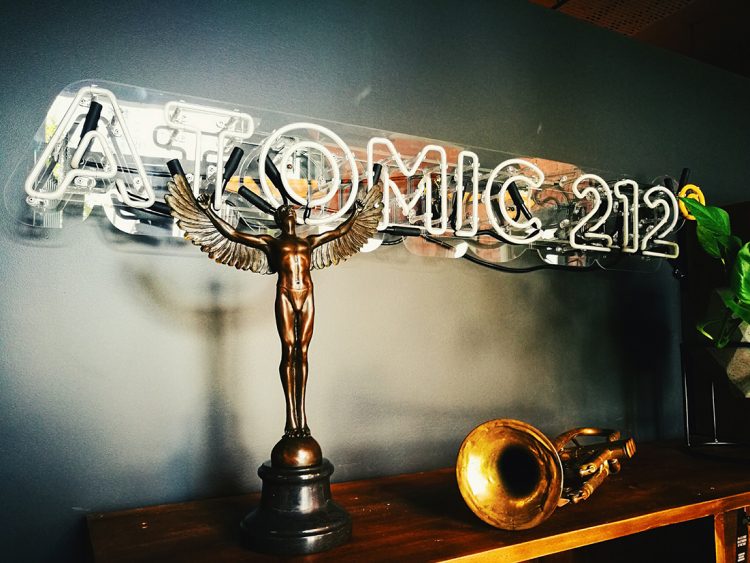 atomic-neon Atomic 212° neon light
